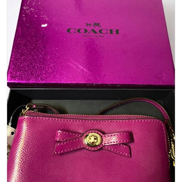 NWT - COACH Fuchsia Leather Wristlet with Bow Accent - With Box NEW - Picture 3 of 3